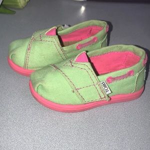 TOMS Toddle Size 5T